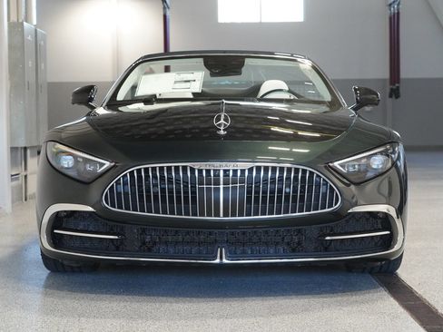 New 2026 Mercedes-Benz Maybach SL 680 image 2