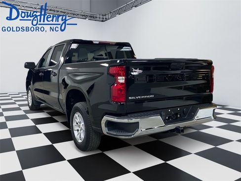 Used 2021 Chevrolet Silverado 1500 LT image 3