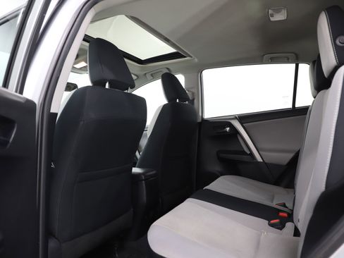 Used 2016 Toyota RAV4 XLE image 18