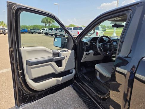 Used 2018 Ford F150 XL w/ Equipment Group 101A Mid RWD image 14