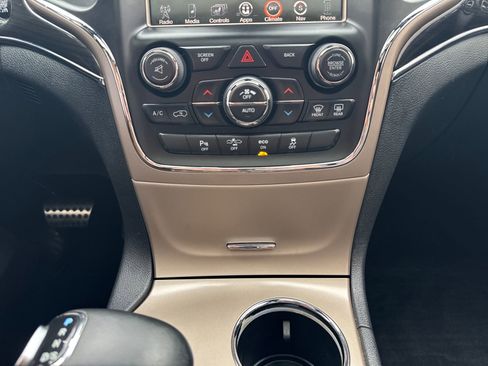 Used 2015 Jeep Grand Cherokee Overland w/ Advanced Technology Group image 18