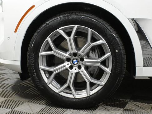 Used 2025 BMW X7 xDrive40i w/ Premium Package image 12
