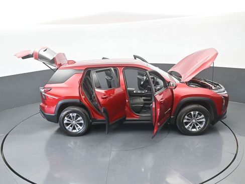 Used 2025 Chevrolet Equinox LT image 68