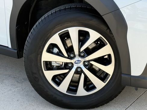 Used 2025 Subaru Outback Premium image 2