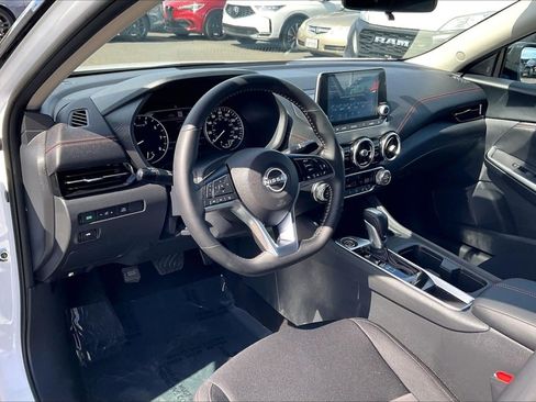 Used 2025 Nissan Sentra SR w/ Midnight Edition FWD image 12