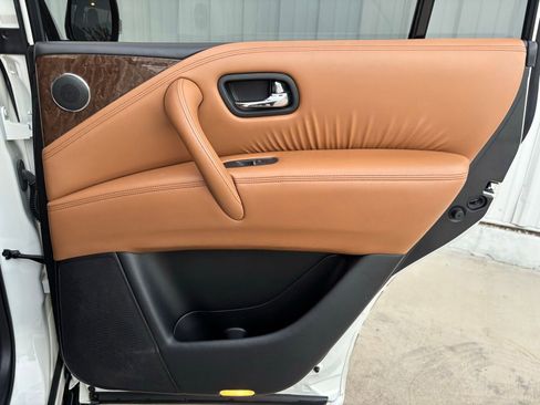 Used 2016 INFINITI QX80 2WD w/ Signature Edition Package image 35