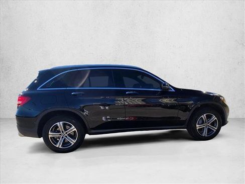 Used 2018 Mercedes-Benz GLC 300 4MATIC image 4