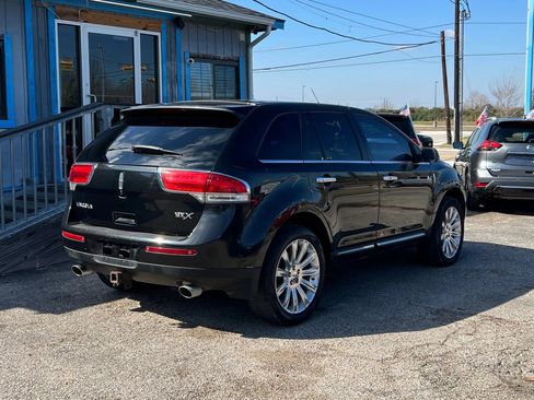 Used 2012 Lincoln MKX FWD image 6