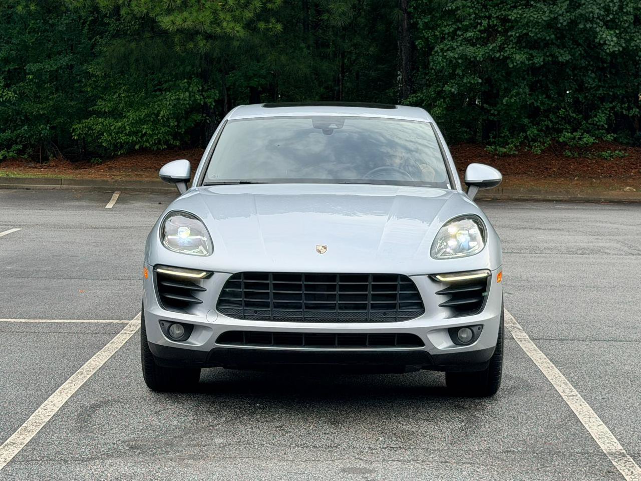 Used 2017 Porsche Macan AWD/4WD image 3