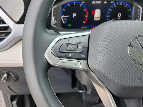 New 2025 Volkswagen Taos SEL image 8