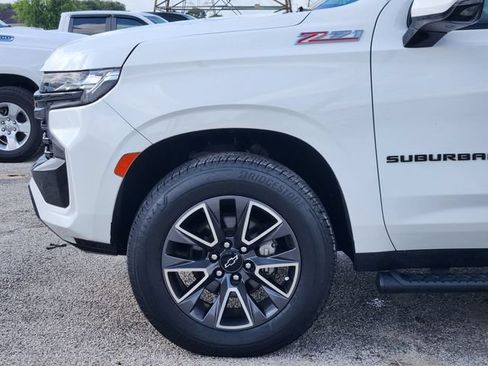Used 2022 Chevrolet Suburban Z71 w/ Luxury Package AWD/4WD image 9