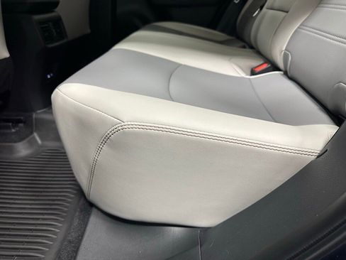 Used 2025 Toyota RAV4 XLE Premium image 43