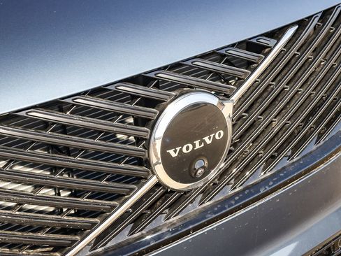 New 2026 Volvo XC90 B6 Ultra w/ Protection Package image 16