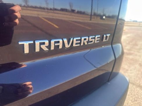 Used 2009 Chevrolet Traverse LT image 9