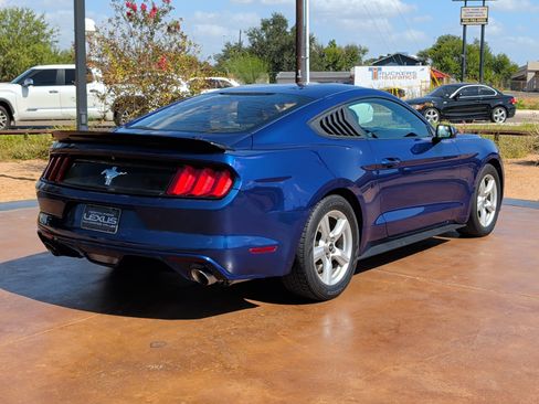 Used 2016 Ford Mustang Coupe RWD image 2