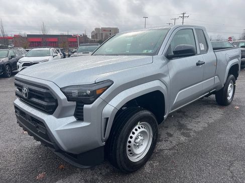 Used 2024 Toyota Tacoma SR w/ Towing Package RWD image 19