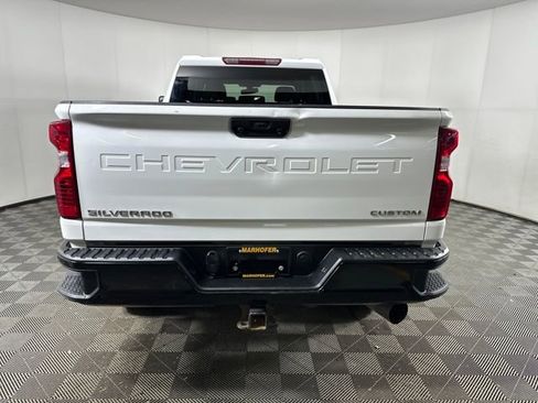 Used 2022 Chevrolet Silverado 2500 Custom w/ Custom Value Package image 4
