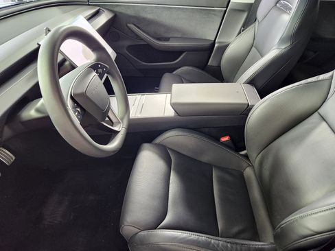 Used 2024 Tesla Model 3 Performance image 12