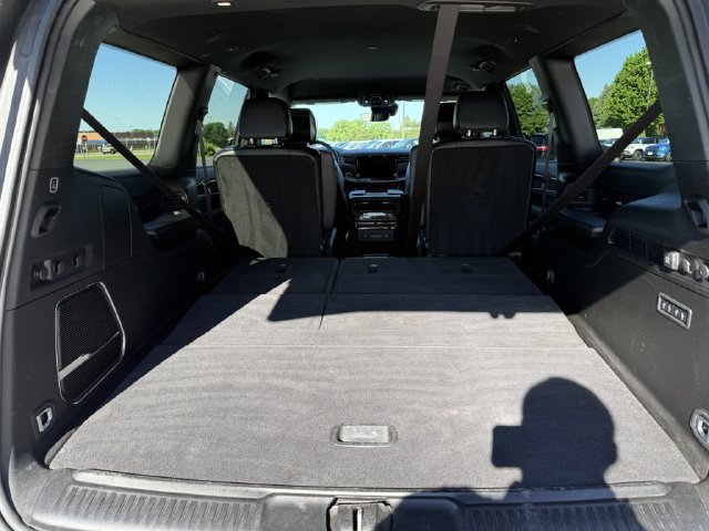 Used 2024 Jeep Wagoneer Series III AWD/4WD image 16