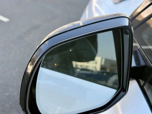 Used 2023 Land Rover Range Rover Sport SE Dynamic image 5