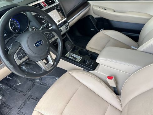 Used 2017 Subaru Outback 3.6R Limited AWD/4WD image 4