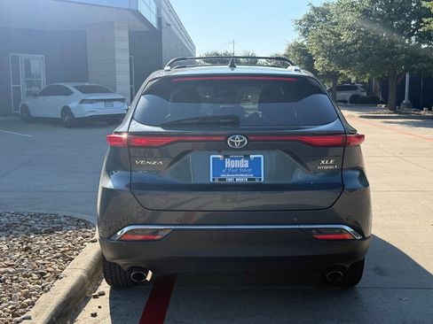 Used 2022 Toyota Venza XLE AWD/4WD image 4