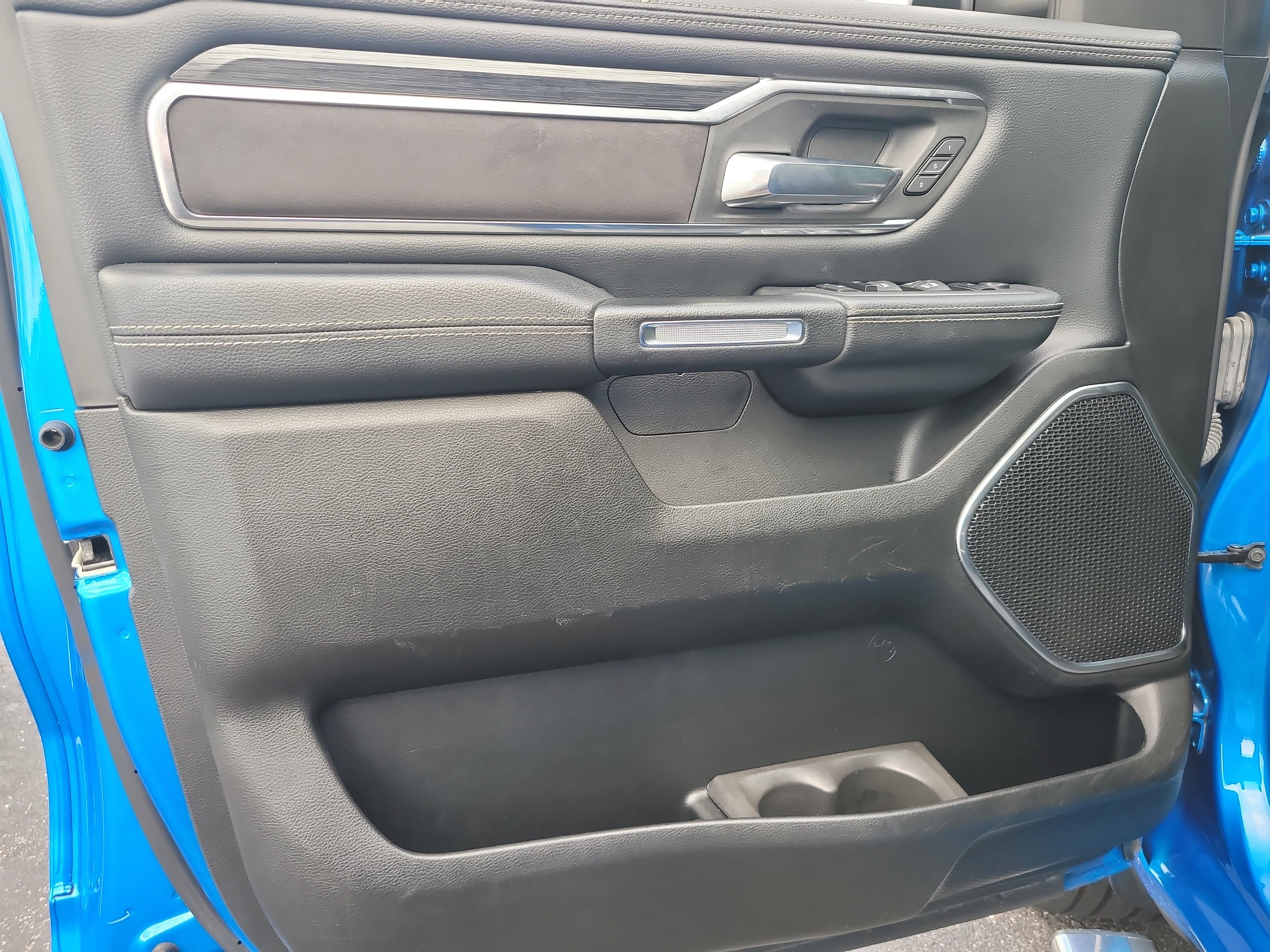 Used 2024 RAM 1500 Laramie AWD/4WD image 16