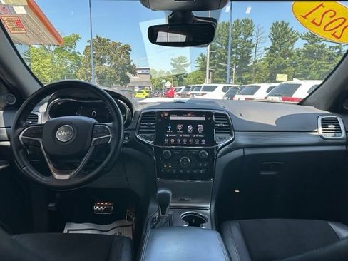 Used 2021 Jeep Grand Cherokee Laredo X AWD/4WD image 18