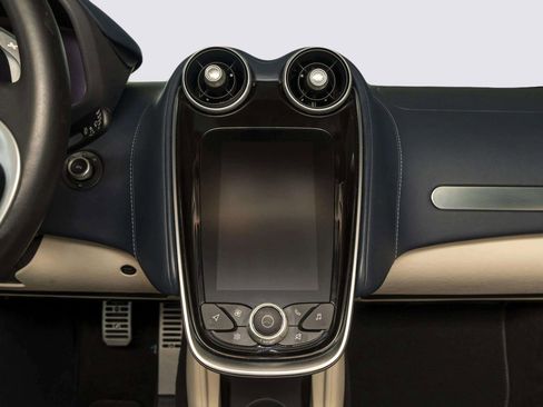 Used 2023 McLaren GT RWD image 27