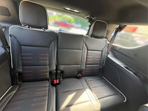 Used 2025 GMC Yukon AT4 Ultimate AWD/4WD image 29