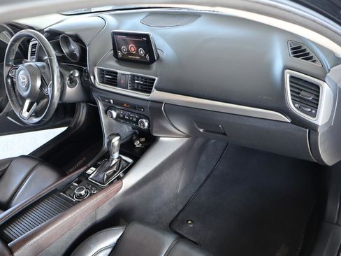 Used 2018 MAZDA MAZDA3 Touring w/ Appearance Package image 39