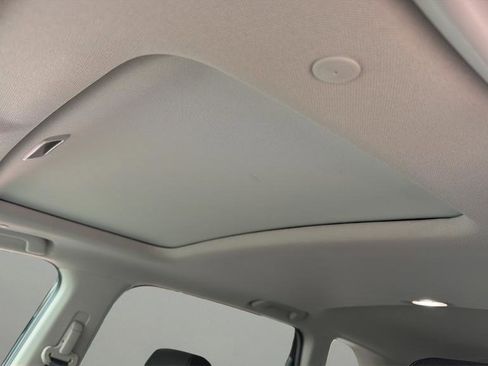 Used 2023 Honda CR-V EX image 10