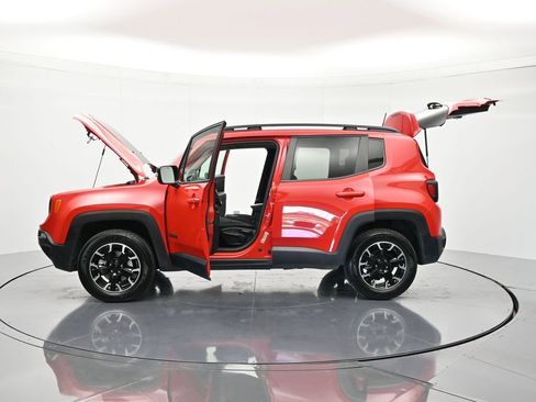 Used 2023 Jeep Renegade Latitude AWD/4WD image 46