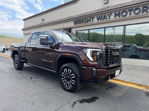 Used 2024 GMC Sierra 3500 Denali Ultimate AWD/4WD image 1