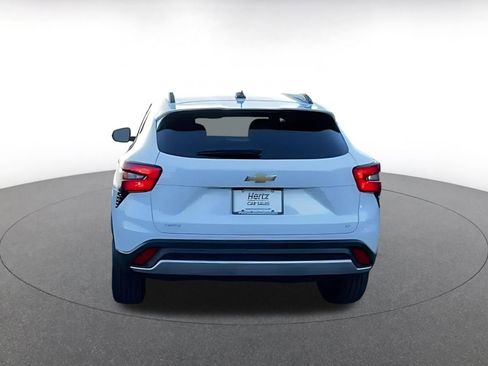 Used 2025 Chevrolet Trax LT image 8
