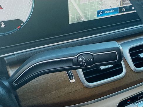 Used 2021 Mercedes-Benz GLE 350 w/ 3rd Row Seat Package image 16