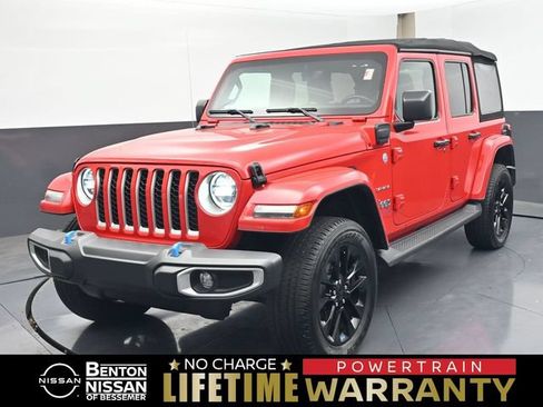 Used 2023 Jeep Wrangler Unlimited Sahara w/ Cold Weather Group AWD/4WD image 1