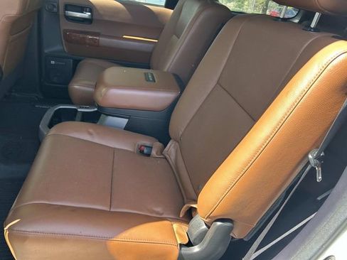 Used 2020 Toyota Sequoia Platinum AWD/4WD image 23