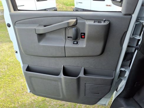 Used 2024 Chevrolet Express 2500 Work Van w/ Driver Convenience Package image 27