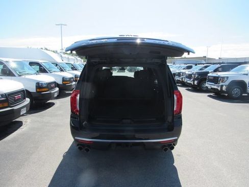 Certified 2021 GMC Yukon Denali w/ Denali Premium Package AWD/4WD image 28