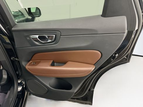 Used 2023 Volvo XC60 B5 Plus w/ Climate Package image 33