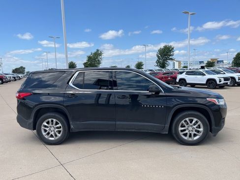 Used 2021 Chevrolet Traverse LS FWD image 6