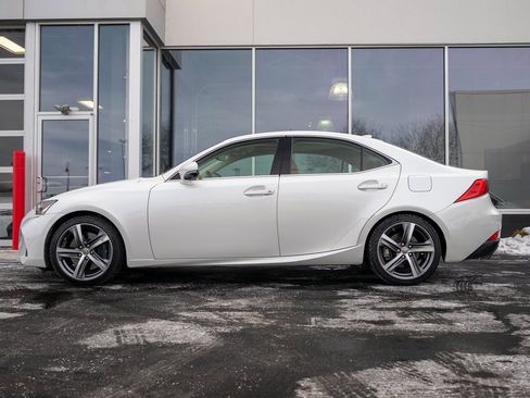 Used 2017 Lexus IS 200t image 8