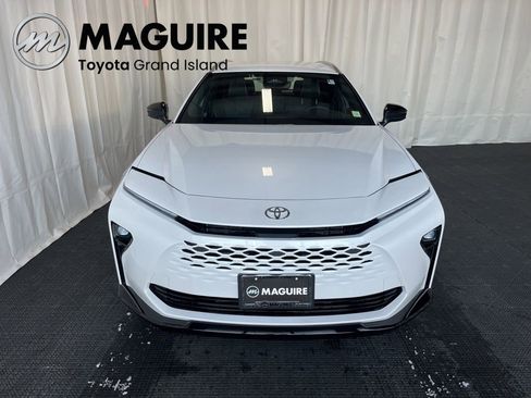 Used 2025 Toyota Crown Signia AWD/4WD image 33