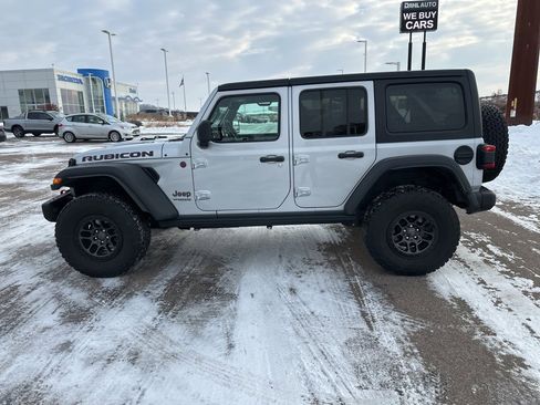 Used 2022 Jeep Wrangler Unlimited Rubicon w/ Xtreme Recon 35" Tire Package image 14