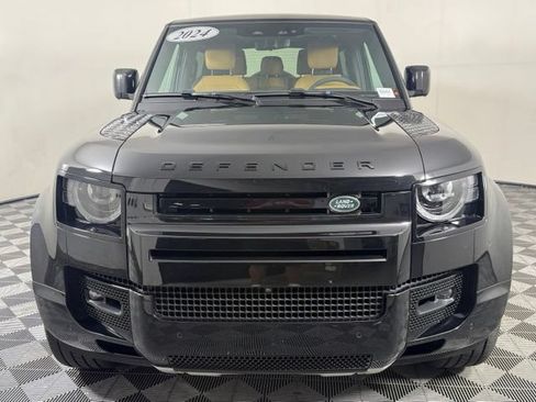 Used 2024 Land Rover Defender 90 V8 AWD/4WD image 14
