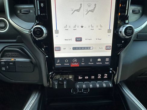 Used 2023 RAM 3500 Laramie AWD/4WD image 30