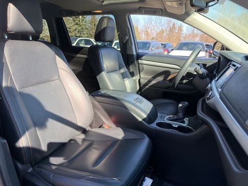 Used 2016 Toyota Highlander XLE image 34
