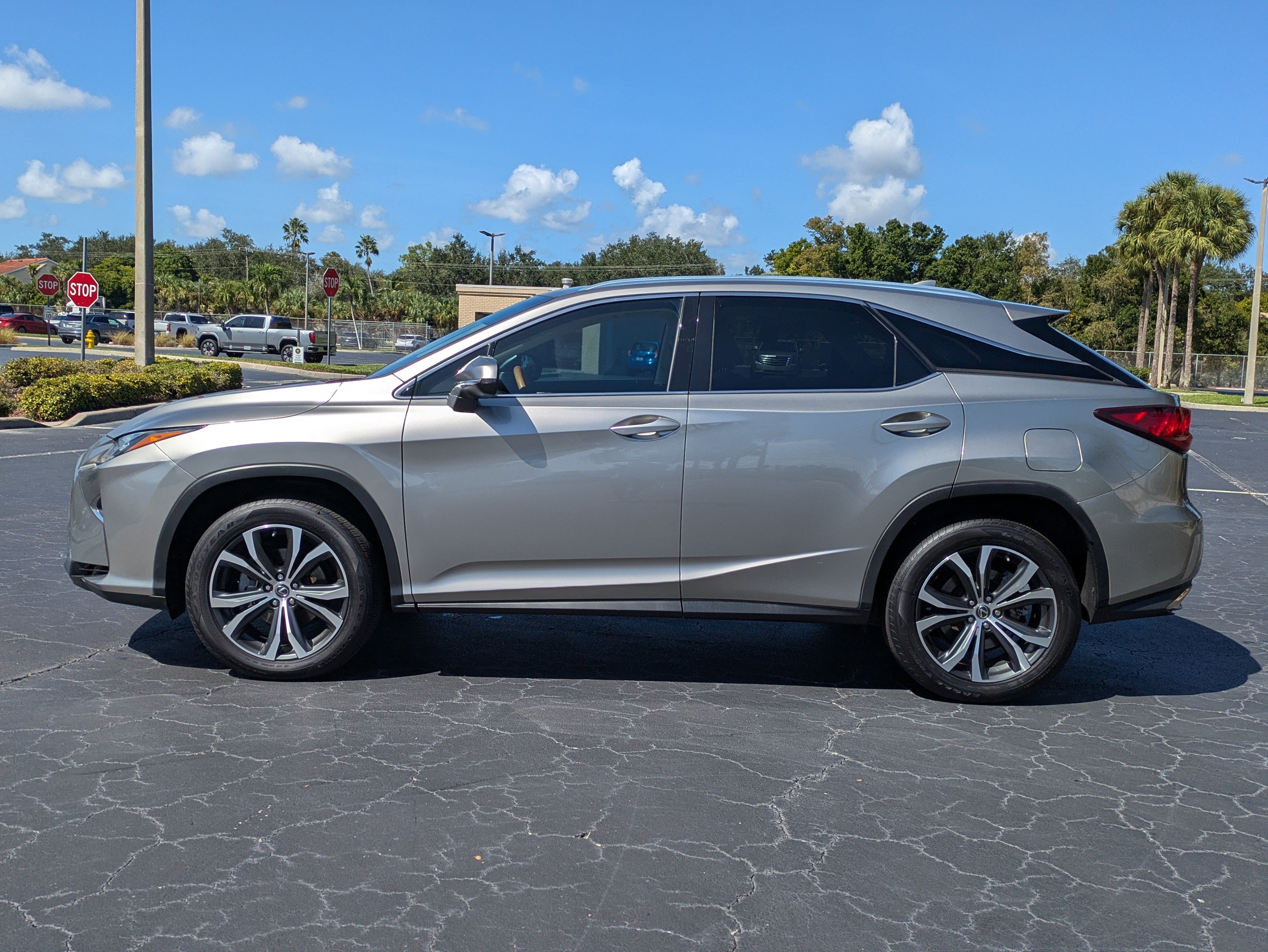 Used 2018 Lexus RX 350 FWD w/ Premium Package image 3