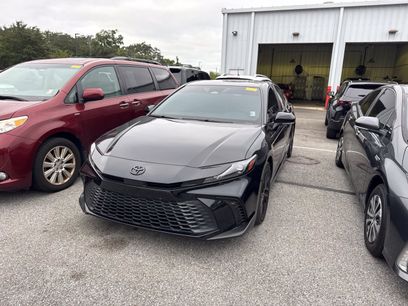 Used 2025 Toyota Camry SE w/ Multimedia Upgrade Package